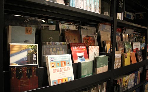 成人自考本科年齡有限制嗎？