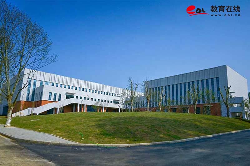武漢商貿職業學院校園風光 