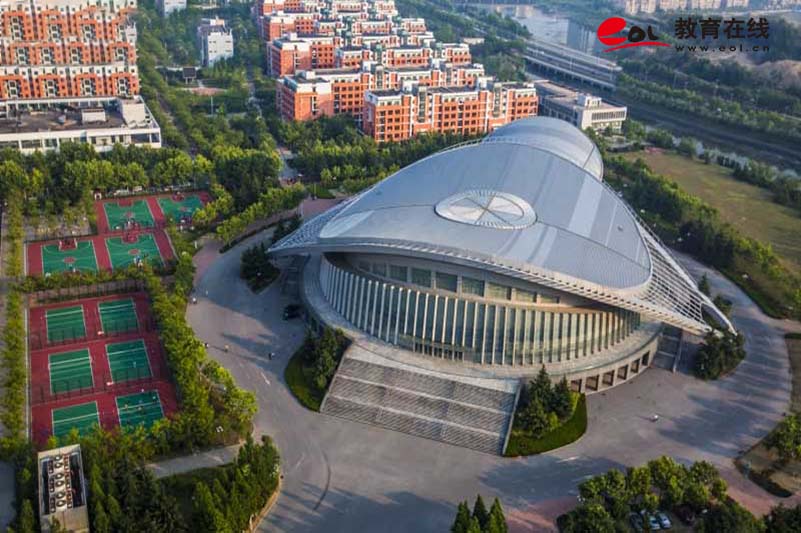 中國石油大學（華東）教育發展中心校園風光