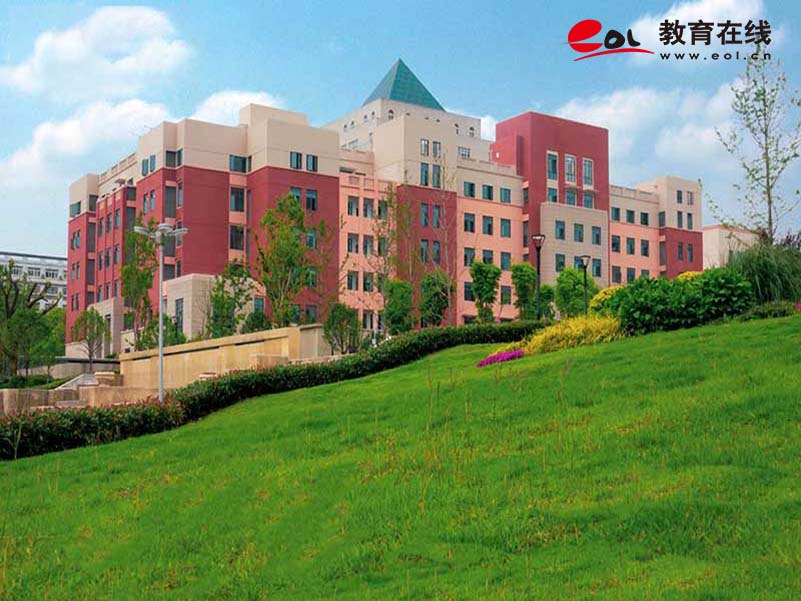 武漢商貿職業學院校園風光 