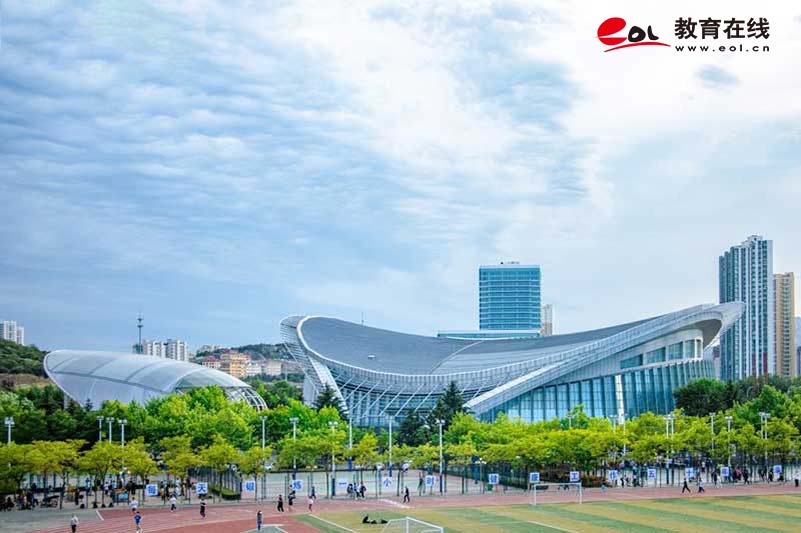 中國石油大學（華東）教育發展中心校園風光
