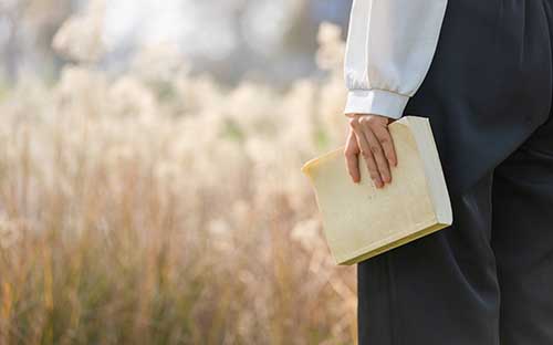 自考本科學位證申請條件有哪些？學士學位有用嗎？