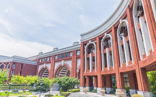 加拿大本科沒讀完可以嗎 加拿大高中轉學如何提前選課