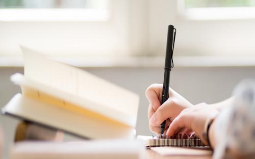 留學英國英語大學排名 留學英國英語專業要求