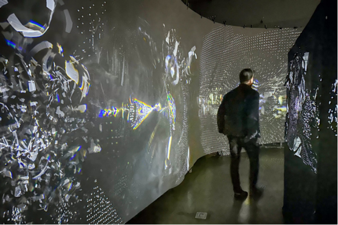 用藝術特長，突圍全球第一MIT