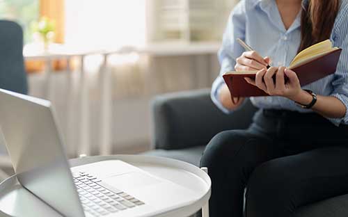 美國留學生畢業容易嗎？